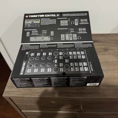 Native Instruments Traktor Kontrol X1 2010s - Black image 3