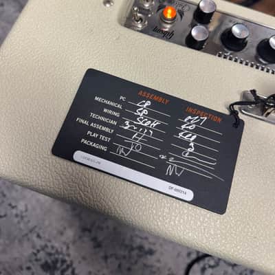 Gibson Dual Falcon 20 2-Channel 15-Watt 2x10" Guitar Combo 2024 - Present - Cream Bronco Vinyl with Oxblood Grille image 9