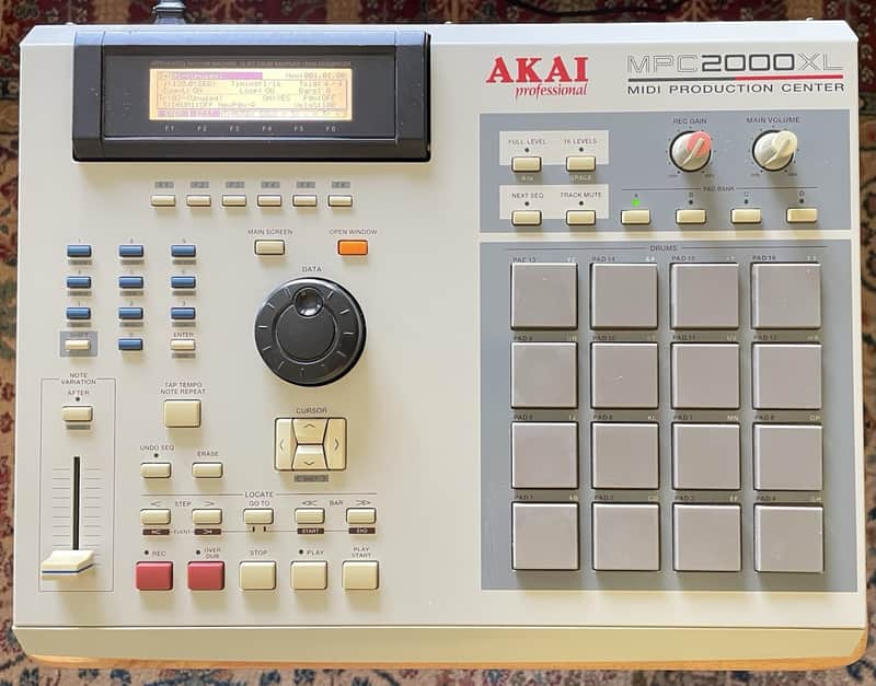Akai MPC2000XL MIDI Production Center 2000 - 2005 - Grey image 1