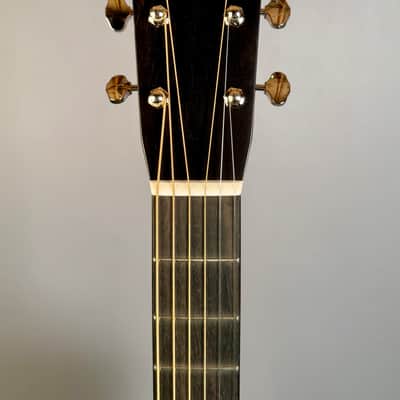 Martin Custom Shop 14-Fret 00 'Deep Body' Adirondack & Koa image 15