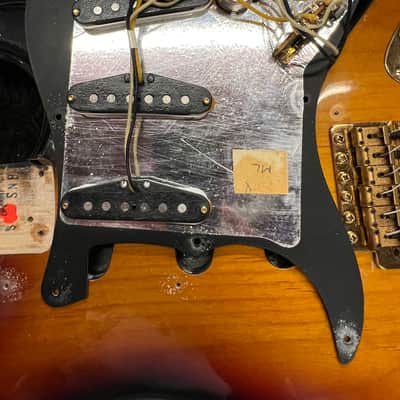 1992 Fender Stevie Ray Vaughan Stratocaster with Pau Ferro Fretboard - 3-Color Sunburst image 18