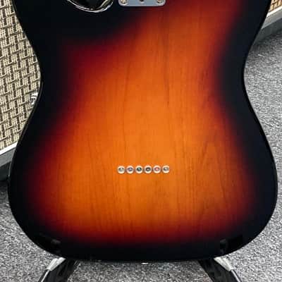 Fender American Professional Telecaster with Maple Fretboard 2017 - 2019 - 3-Color Sunburst image 4