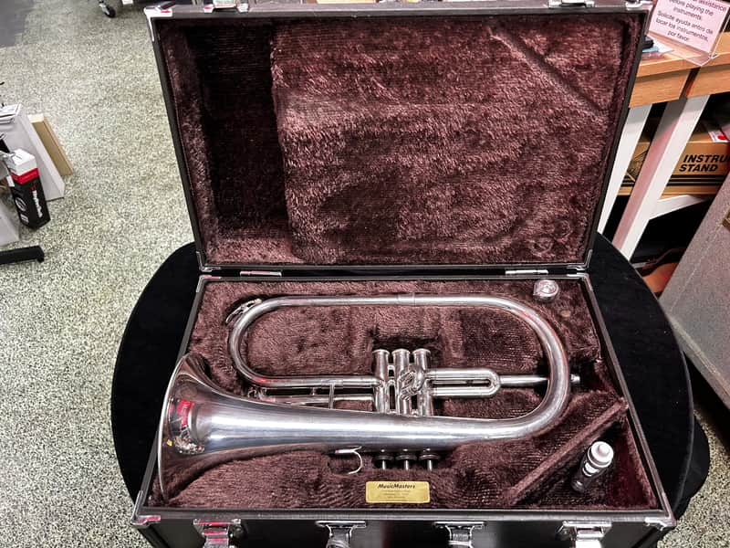 YAMAHA YFH-2310S Standard Flugelhorn; key of Bb; .445" bore; 6" yellow-brass bell Silverplated image 1