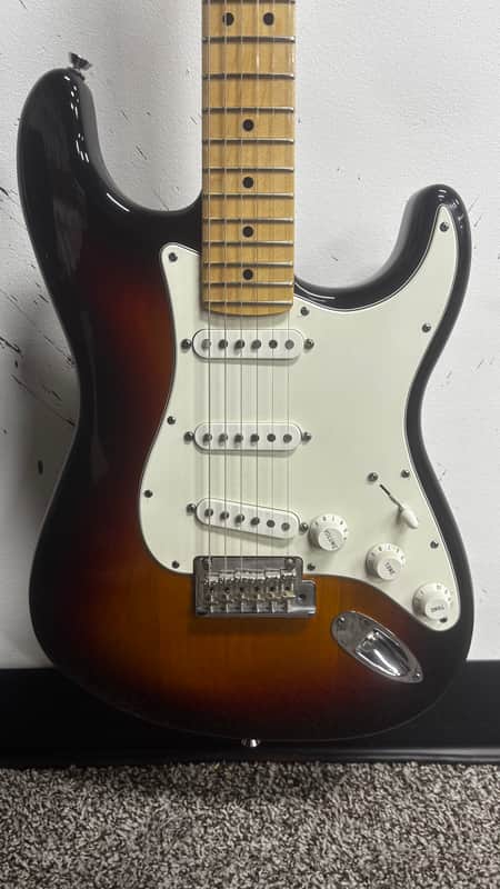Fender American Standard Stratocaster with Maple Fretboard 2009 - 3-Color Sunburst image 1