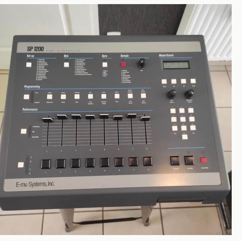 E-MU Systems SP-1200 8-Voice Drum Sampler 1987 - 1996 - Black image 1