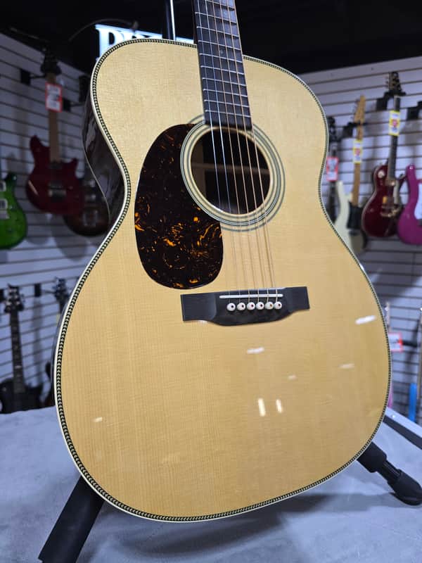 Martin 000-28
