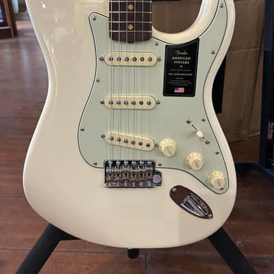 Fender American Vintage II 1961 Stratocaster  - Olympic White /8lbs. 0.2oz. #V2439455 image 4