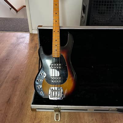 Left-Handed Music Man Sabre Bass – 1980/81 – Vintage USA – Sunburst, Maple Neck, Calzone Flight Case image 1