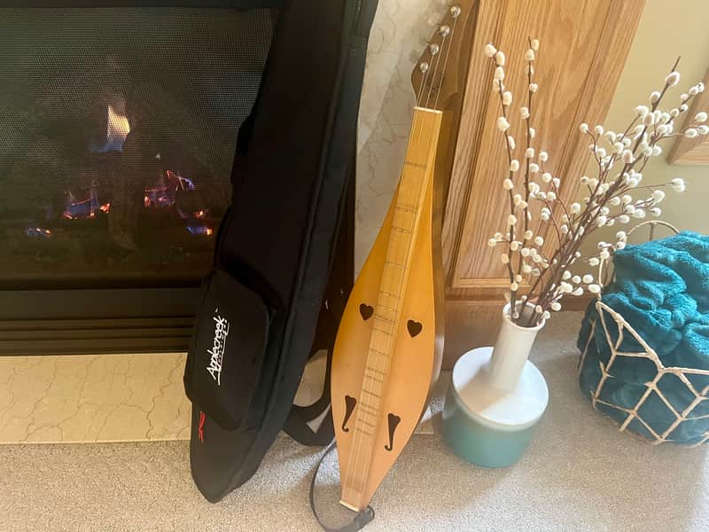Applecreek Dulcimer - Gig Bag, Strap, Capo, New Strings
