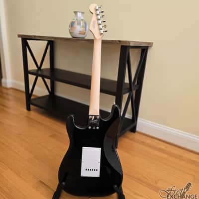 2012 Fender Squier Bullet Stratocaster - Black image 4
