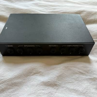 de Lisle de Lisle Amp-Speaker Selector V3 Cabinet Signal Router Switcher with Attenuator Loop - GREAT CONDITION! image 3