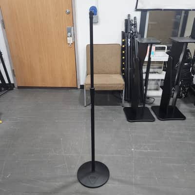On-Stage MS9210 Heavy-Duty Mic Stand with 10" Base imagen 1