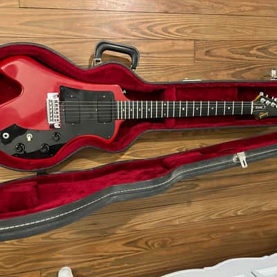 Gibson Corvus II 1983 - Red image 1