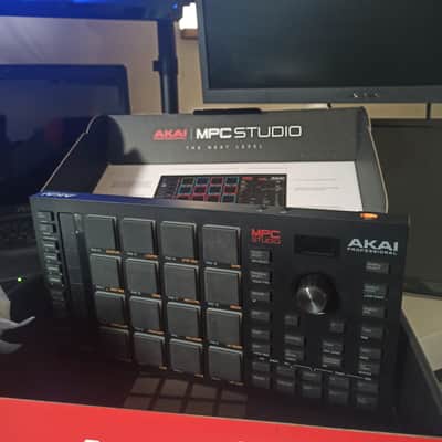Akai  Mpc Studio in box image 4
