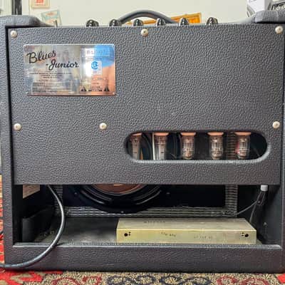 2001 Fender Blues Junior 15w 1x12" Combo Amp image 4