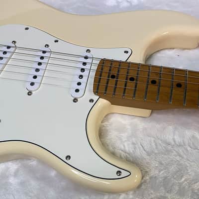 NEW! Fender Limited Edition Independent Dealer Exclusive II Player Stratocaster - Roasted Maple Neck - Olympic White - 7.8lbs - Authorized Dealer - G07153 image 2