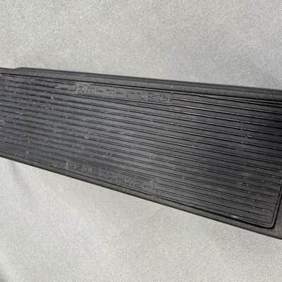Vintage Jim Dunlop GCB95 Cry Baby Standard Wah 1982 - Present - Black image 4