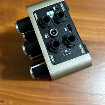 Universal Audio Golden Reverberator 2021 - Present - Gold image 5