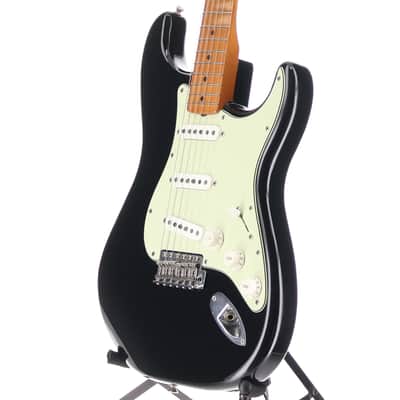 Fender Certified Pre-Owned Vintera® II Road Worn® '60s Stratocaster®, Maple Fingerboard, Black (N7) (84282) image 4