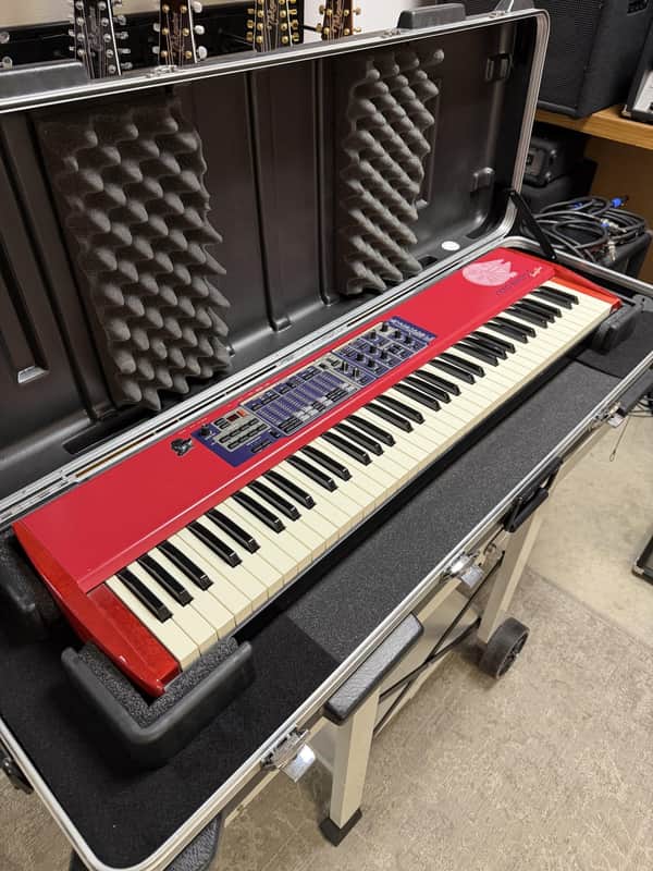 Nord electro 2 (seventy-three) with hard case image 1