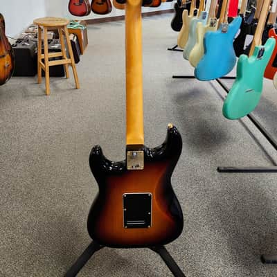 Mint Used 2023 Fender Stevie Ray Vaughan Stratocaster with Pau Ferro Fretboard - 3-Color Sunburst w/ Tweed Case image 10