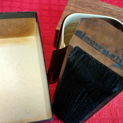 Discwasher D2 (Vintage) Record Cleaner image 2