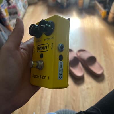 MXR M104 Distortion + 1995 - Present - Yellow image 3