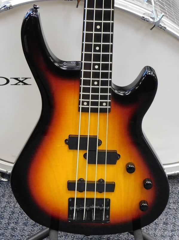 Washburn Lyon LB-40 Prowler Series 4-String Electric Bass Guitar