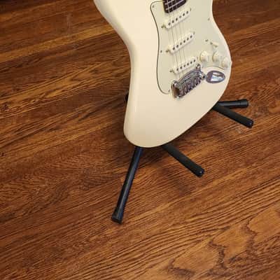 G&L Legacy USA 2010 - Vintage White image 3