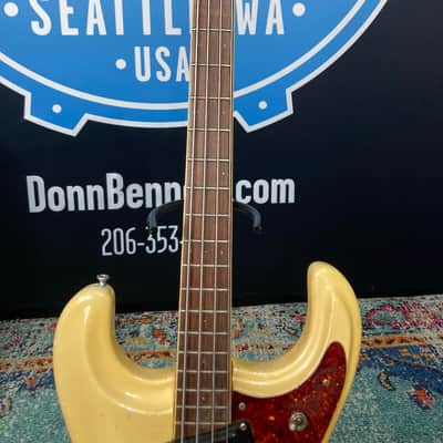 Mosrite Tom Hamilton's Aerosmith, Super Bowl Ventures Model Bass (#66) 1966 - Cream image 8