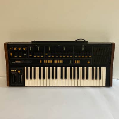 Yamaha SY20 w/ Hardcase image 1