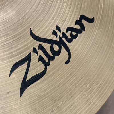 Zildjian 18" A Series Medium Ride Cymbal 1728g  - Traditional image 5