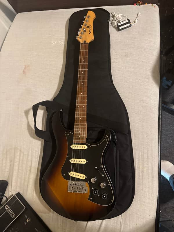 Line 6 Variax Standard Modeling Electric Guitar with Rosewood Fretboard 2010s - Sunburst image 1