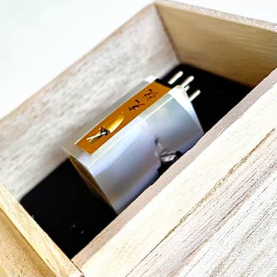 Koetsu Onyx Platinum Diamond MC Cartridge, Silverplated Copper Coil, Original Diamond Cantilever, Original $20000 image 9