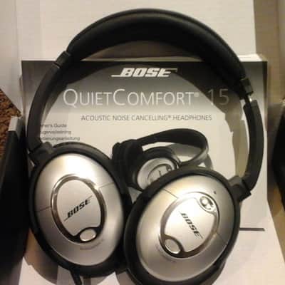 Bose QC15 Noise Canceling Headphones image 1
