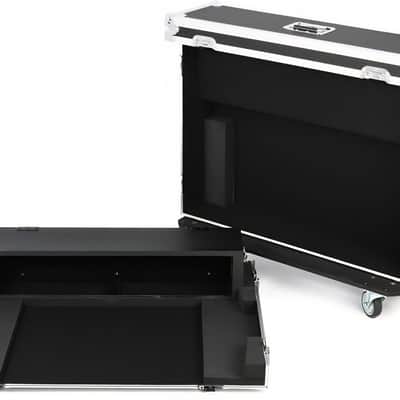 Behringer X32 40-Input 25-Bus Digital Mixing Console With Road Case image 2