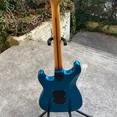 Fender Made in Japan Floyd Rose Stratocaster 1999 - Blue sparkle image 18