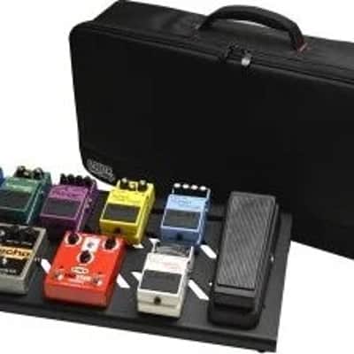 Gator Black Aluminum Pedal Board; Large w/ Carry Bag