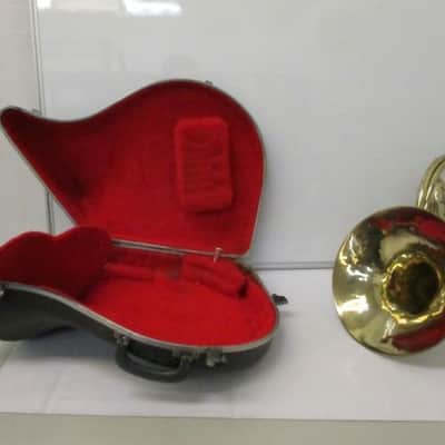Getzen Caravelle Single French Horn, USA, with case and mouthpiece, Dented image 17