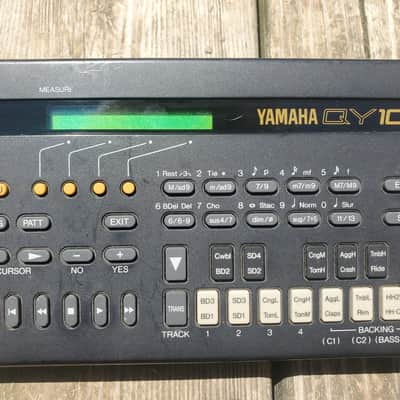 Yamaha QY10 Vintage MIDI Sequencer/Synth 1990s