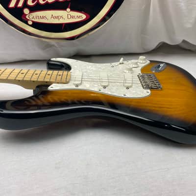 Fender Buddy Guy Stratocaster Guitar with Case 1999 - 2-Color Sunburst / Maple fingerboard image 14