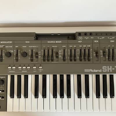 Roland SH-101 32-Key Monophonic Synthesizer 1982 - 1986 - Gray