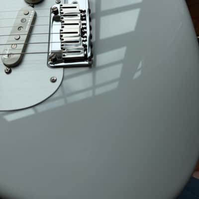 2026 Fender American Ultra II Stratocaster Maple - Avalanche White image 15