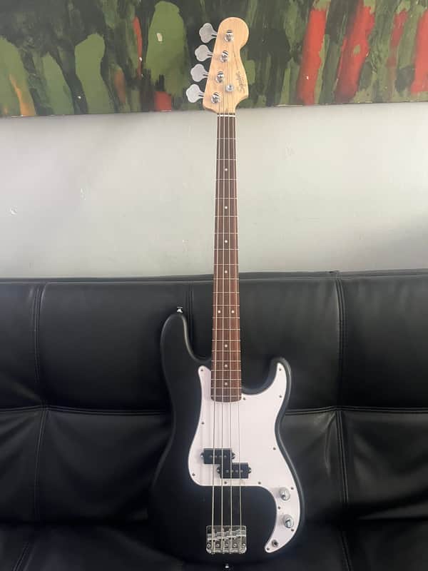 Squier Classic Vibe '70s Precision Bass 2015 - Present - Black image 1