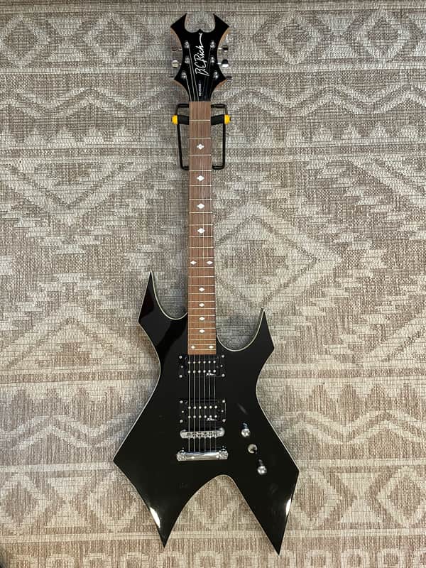 B.C. Rich Warlock Revenge Onyx Widow Headstock w/Original Hardshell Case