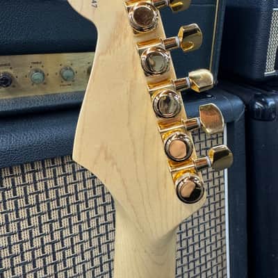 Fender 50th Anniversary American Deluxe Stratocaster 2004 - Sunburst image 7