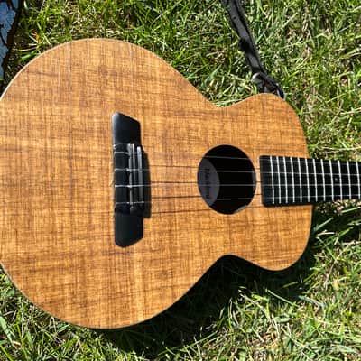 Blackbird Farallon Tenor Ukulele EKoa with MiSi pickup and Crossrock hard case image 6