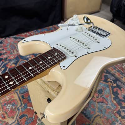 1988 FenderStratocaster Model ST43 Vintage White image 11