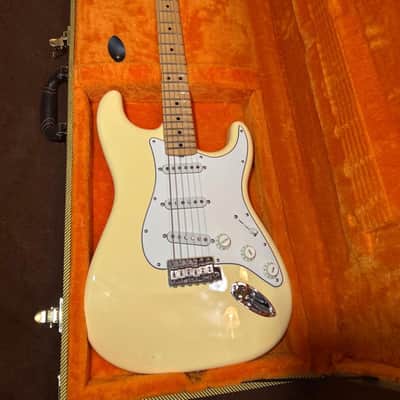 Fender Yngwie Malmsteen Artist Series Signature Stratocaster with Maple Fretboard 2007 - Present - Custom Shop - 1 of 2- Vintage White image 17