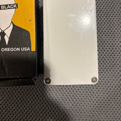 USED Mr. Black Analog Tremolo 2026 - White image 2